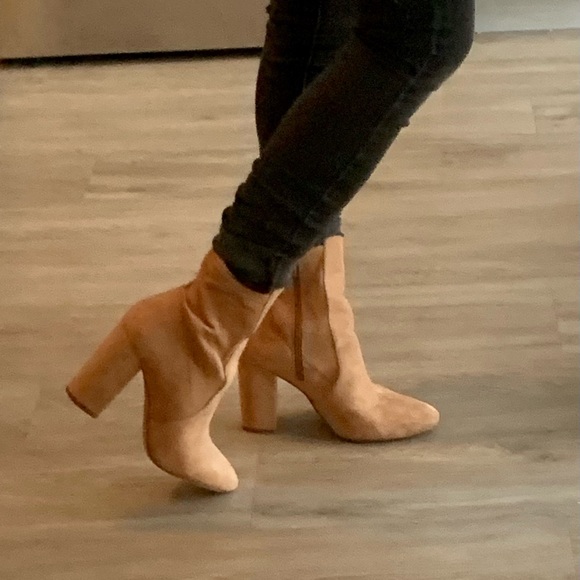 Aurellane Ankle Boots - Picture 8 of 9